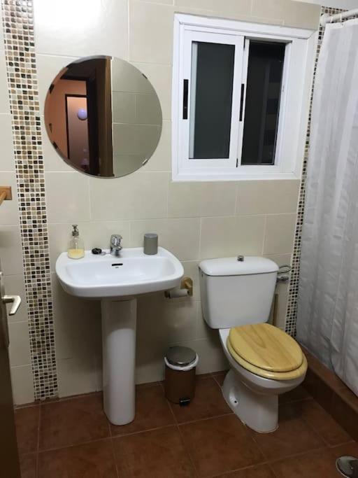 Una Casa Con Vistas La Caleta  Exteriör bild